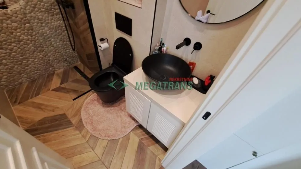 Izdavanje, trosoban stan, 80m², Centar, Novi Sad
