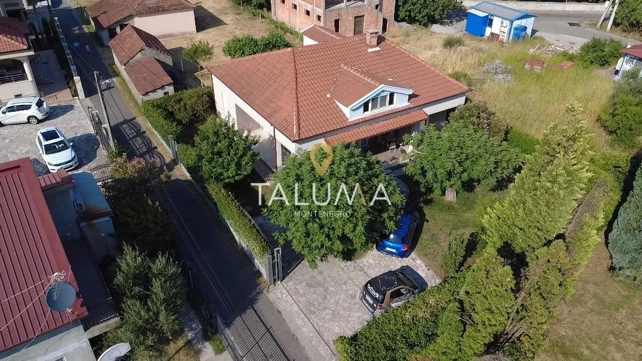 Prodaja, kuća, 200m², Tološi, Podgorica