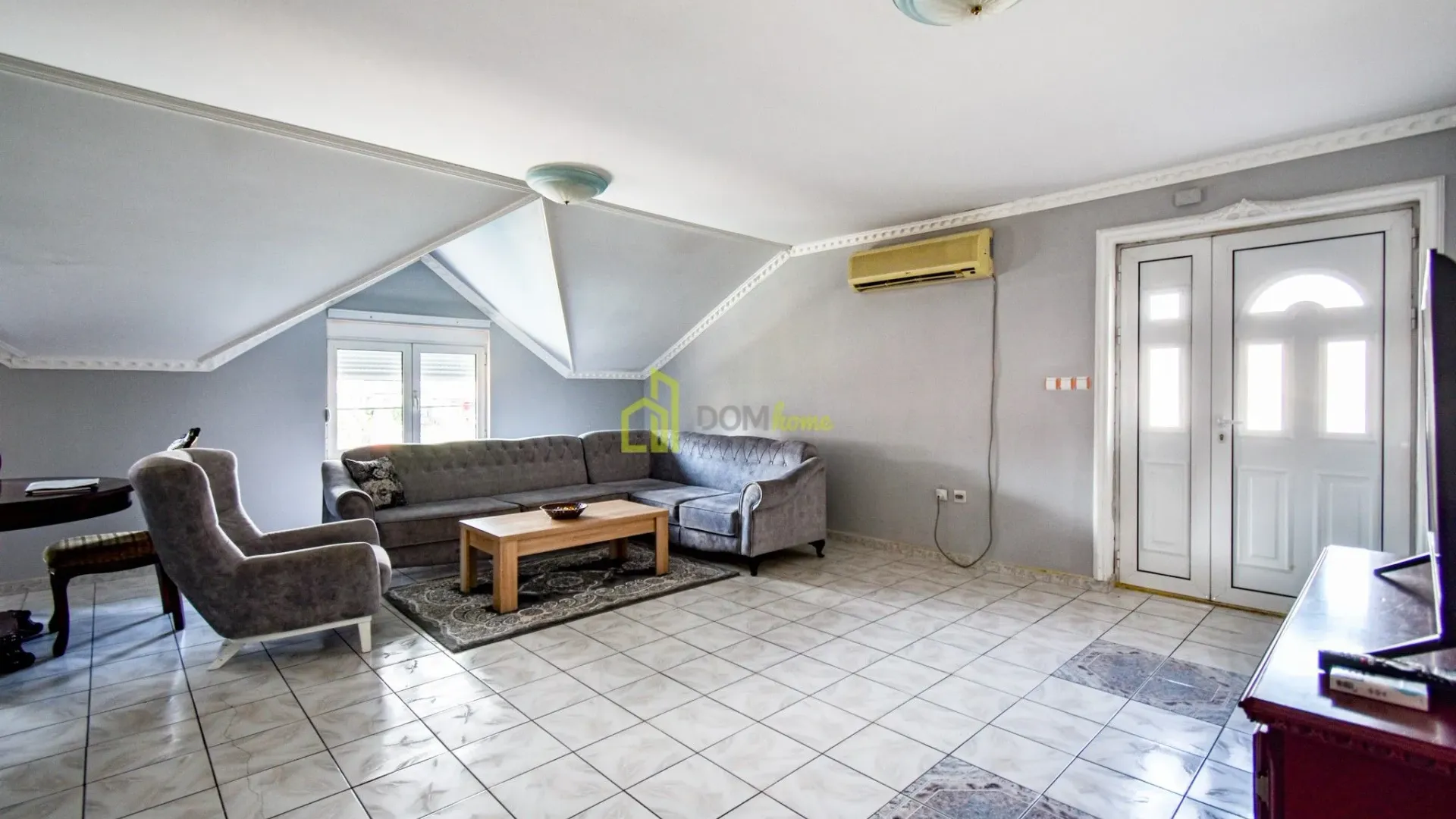 Sale, house, 303m², Konik, Podgorica