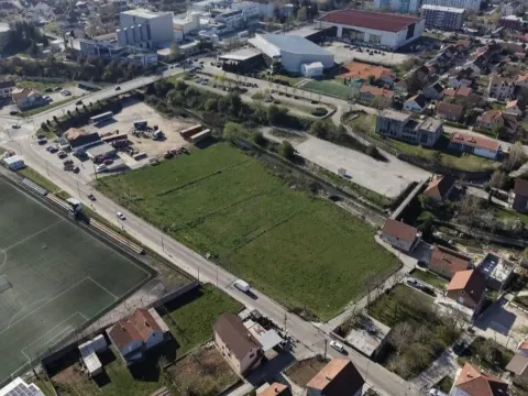 Zemljište in Centar