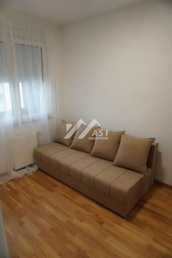Izdavanje, jednosoban stan, 39m², Avijatičarsko naselje, Novi Sad Sve Podlokacije