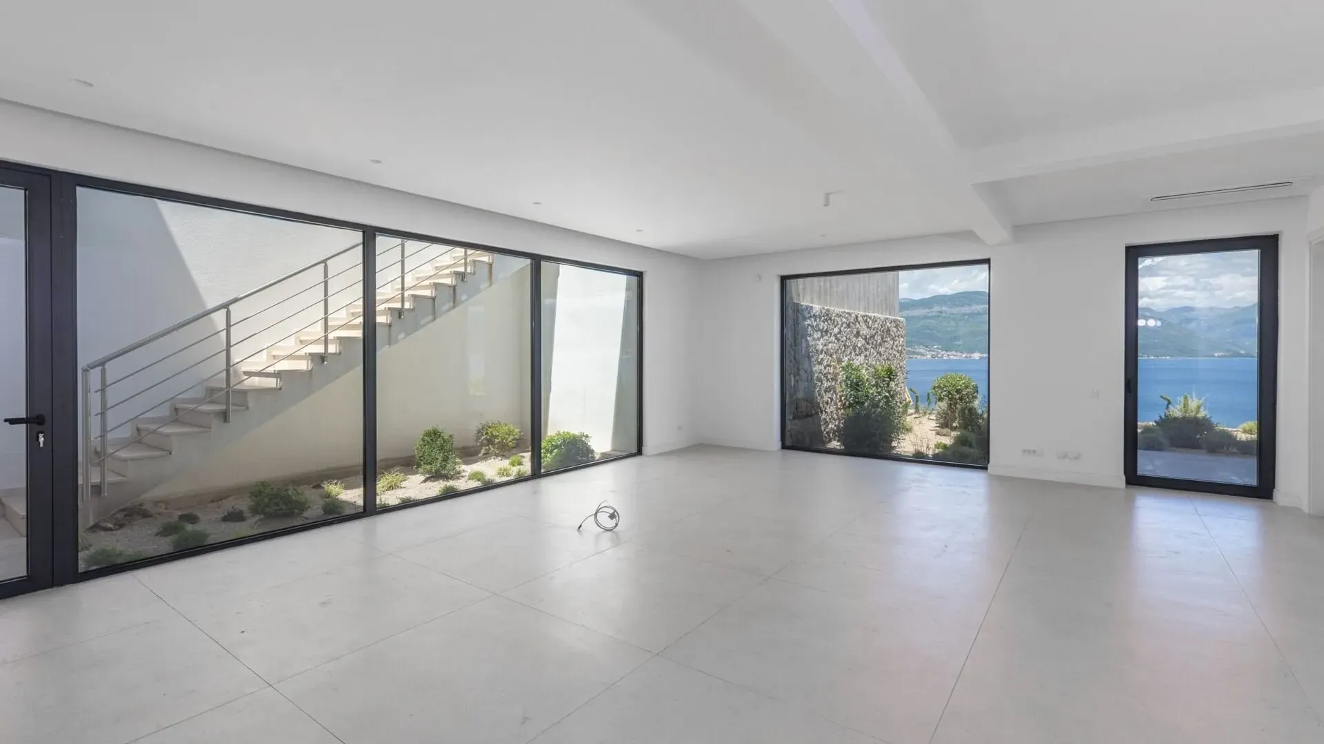 Prodaja, kuća, 328m², Krašići, Tivat
