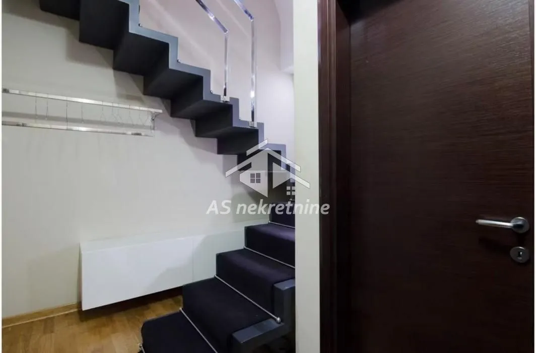 Izdavanje, stan, 160m², Crveni Krst, Beograd