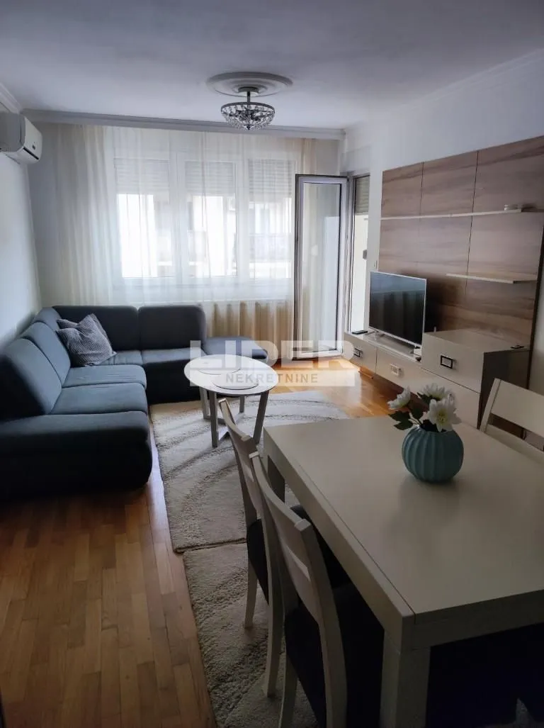 Izdavanje, trosoban stan, 67m², Slavujev Venac, Zvezdara Sve Podlokacije