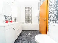 Izdavanje, trosoban stan, 140m², Centar, Podgorica - image 11