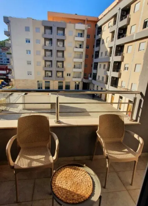 Izdavanje, jednosoban stan, 45m², Rozino, Budva