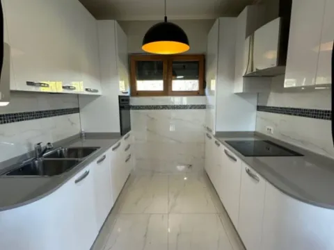 Sale, house, 200m², Rogami, Podgorica - image 4