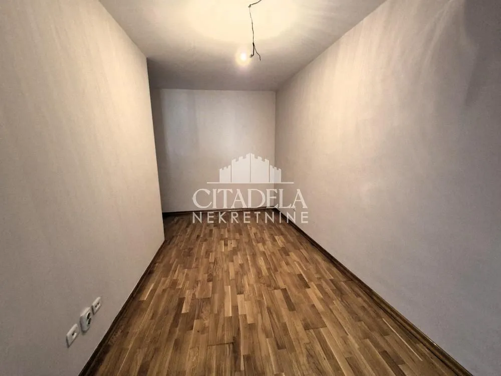 Prodaja, trosoban stan, 74m², Vračar Hram, Vračar Sve Podlokacije