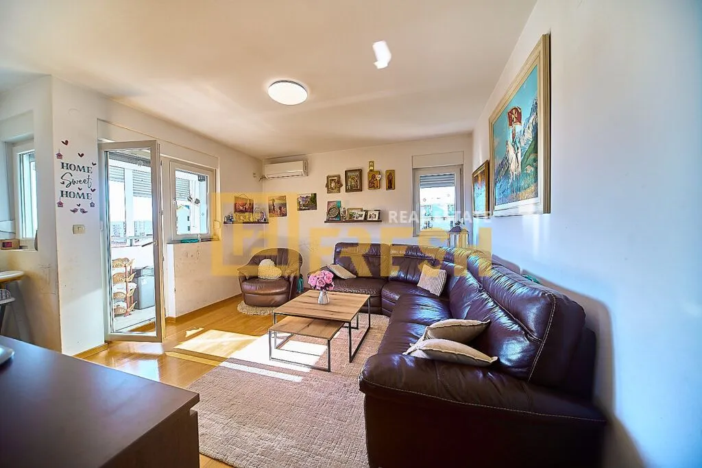 Prodaja, trosoban stan, 78m², Stari Aerodrom, Podgorica