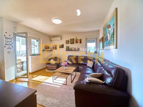 Prodaja, trosoban stan, 78m², Stari Aerodrom, Podgorica - image 1