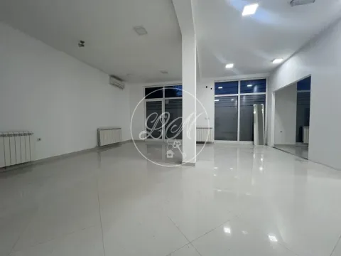Izdavanje, poslovni prostor, 105m², Altina, Beograd - image 7