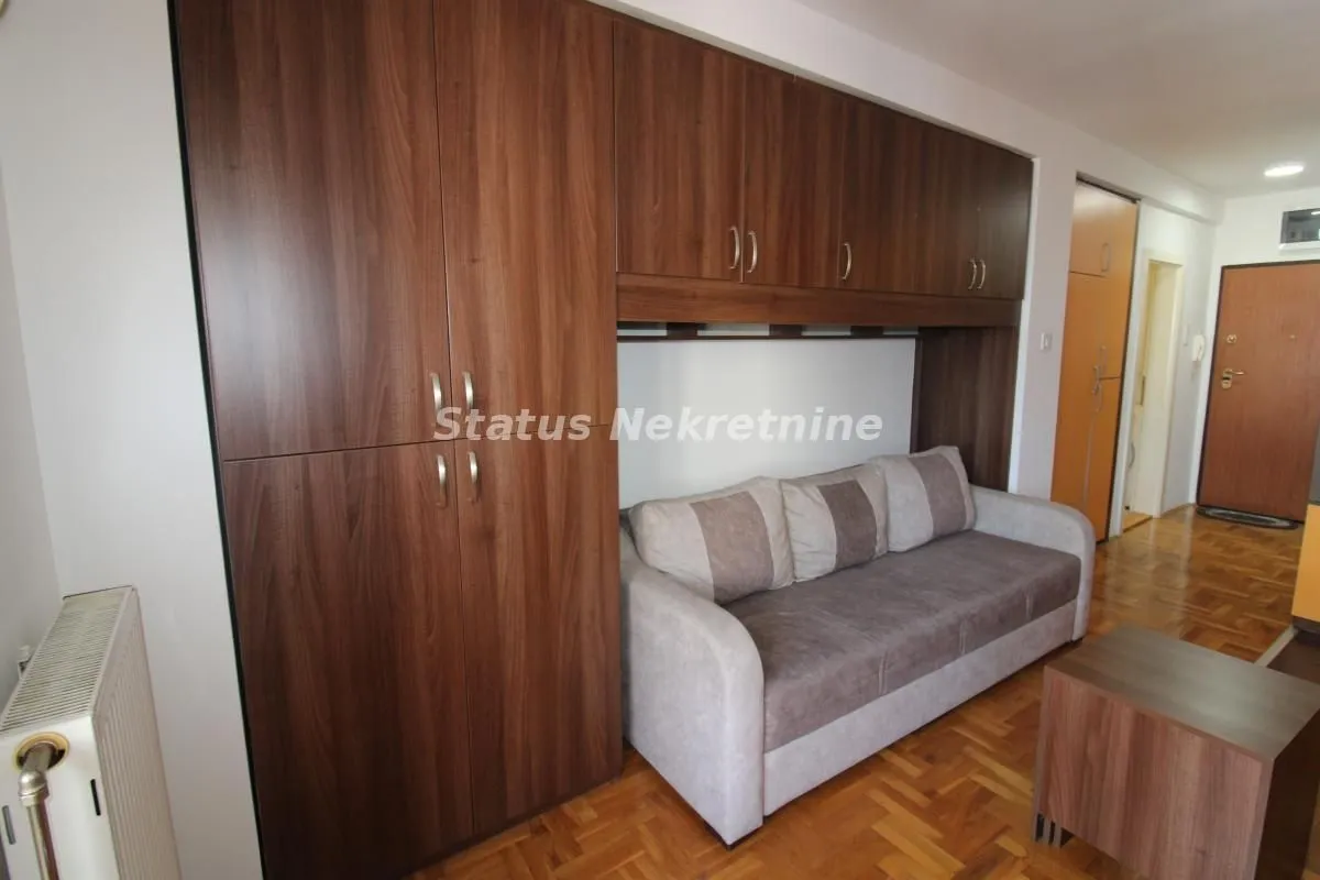 Izdavanje, garsonjera, 28m², Grbavica, Novi Sad Sve Podlokacije