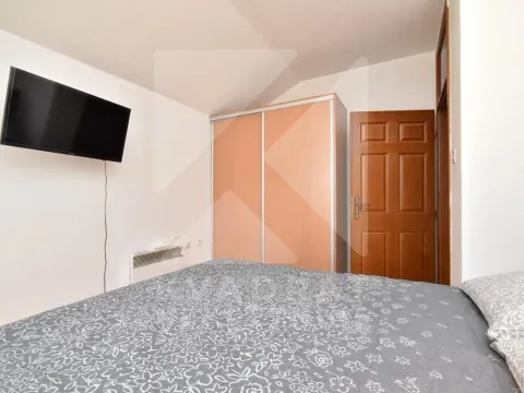 Rent, four bedroom apartment, 160m², Tološi, Podgorica - image 10