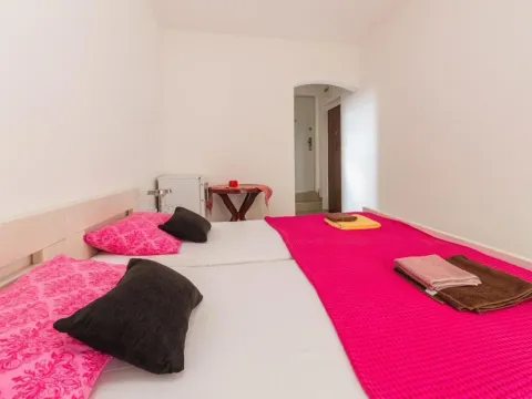 Izdavanje, kuća, 300m², Dubovica, Budva - image 4