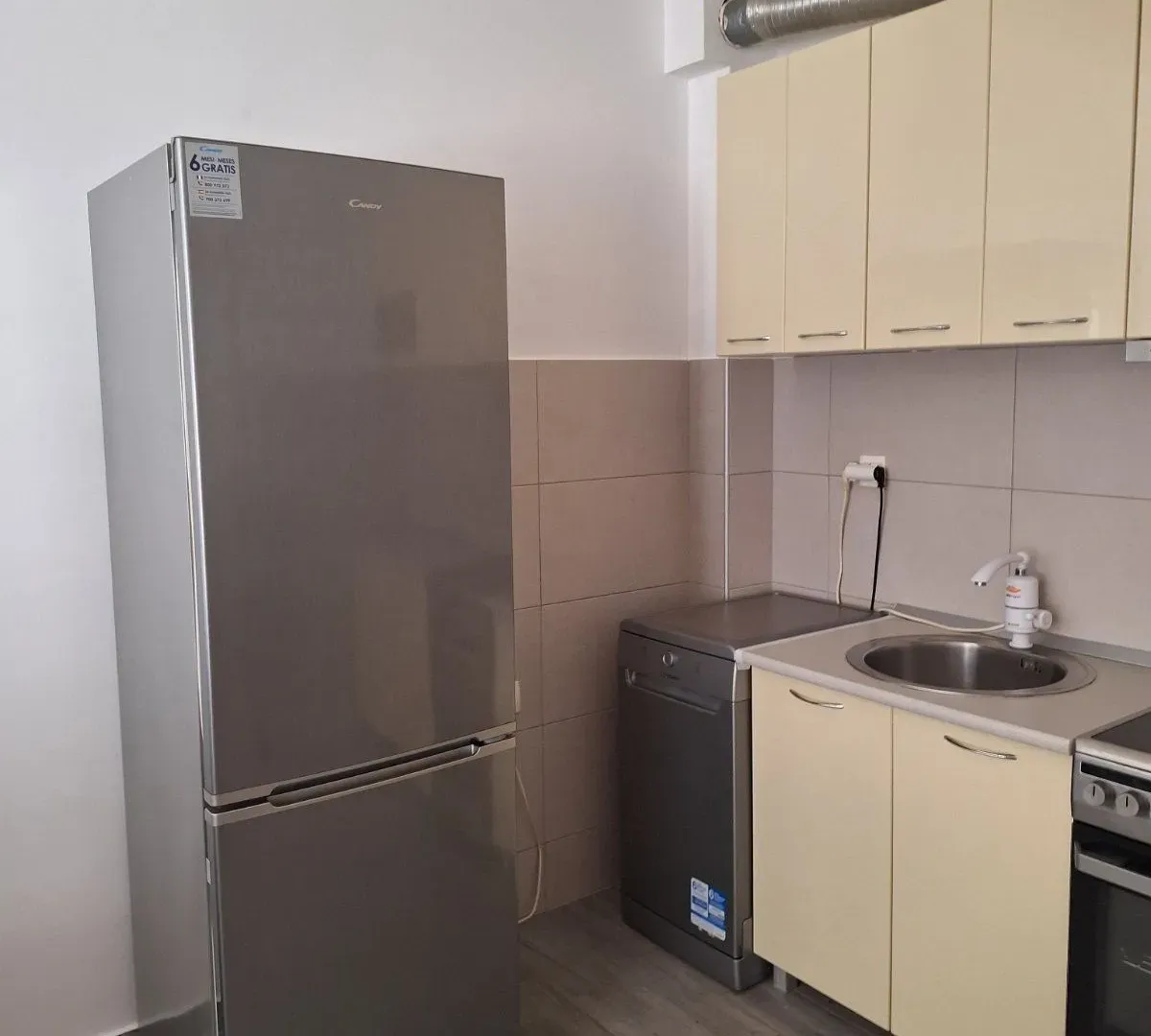 Rent, one bedroom apartment, 54m², Kalimanj, Tivat