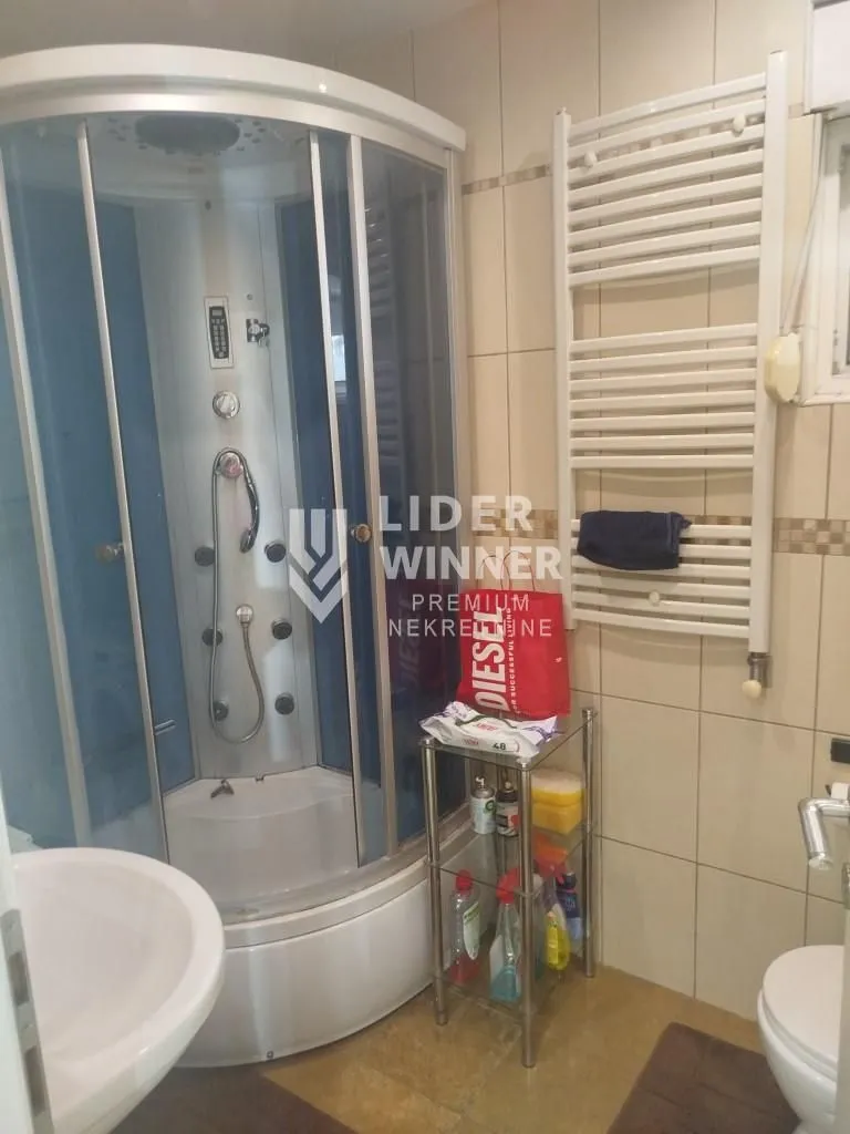 Rent, four bedroom apartment, 140m², Đeram Pijaca, Beograd