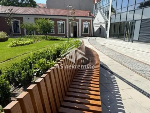 Izdavanje, trosoban stan, 104m², Vračar Sve Podlokacije, Beograd - image 16