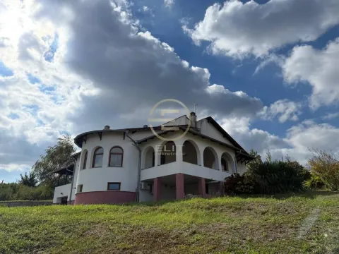 Sale, house, 204m², Bocke, Petrovaradin