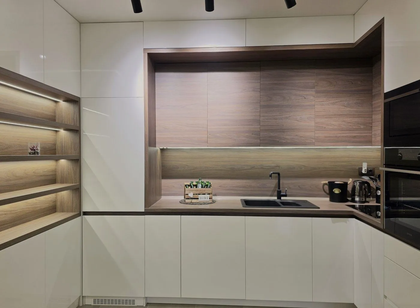 Izdavanje, stan, 65m², Zagorič, Podgorica