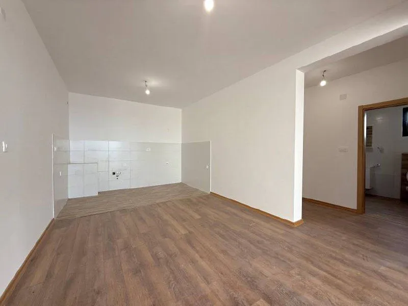 Prodaja, trosoban stan, 126m², Reževići, Budva