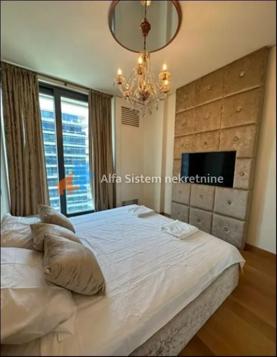 Rent, four bedroom apartment, 147m², Savski Venac, Beograd