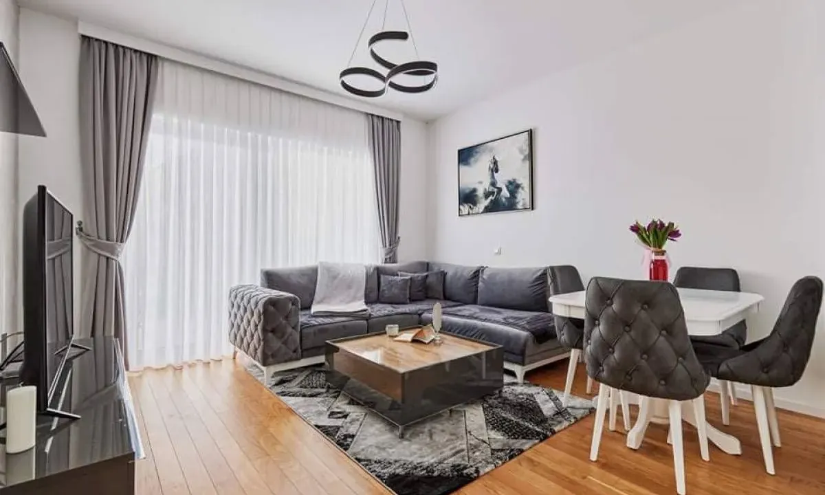 Prodaja, dvosoban stan, 74m², Dobrota, Kotor