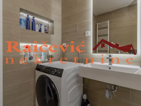 Sale, four bedroom apartment, 145m², Savski Venac, Beograd - image 18