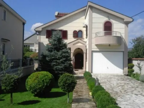 Izdavanje, kuća, 200m², Donja Gorica, Podgorica