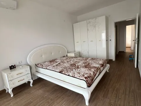 Sale, two bedroom apartment, 80m², Dobra Voda, Budva - image 5