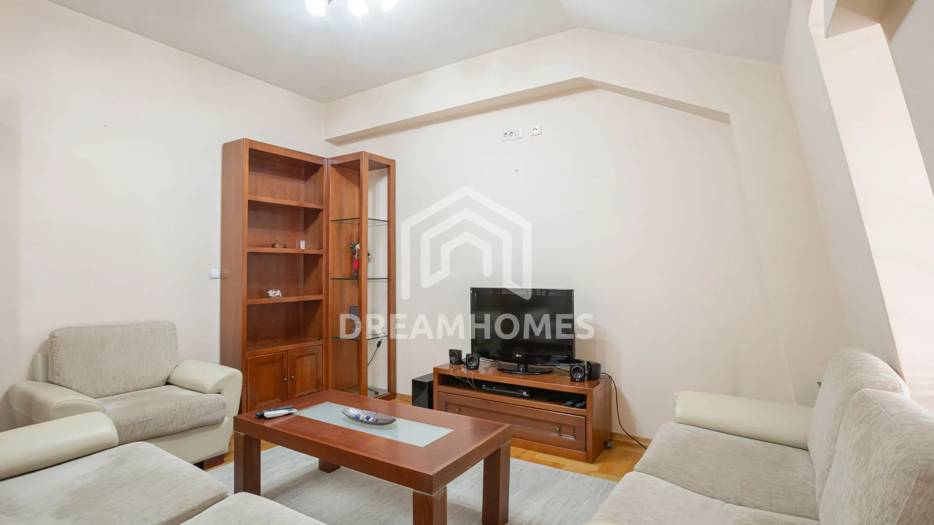 Izdavanje, jednosoban stan, 54m², Kruševac, Podgorica