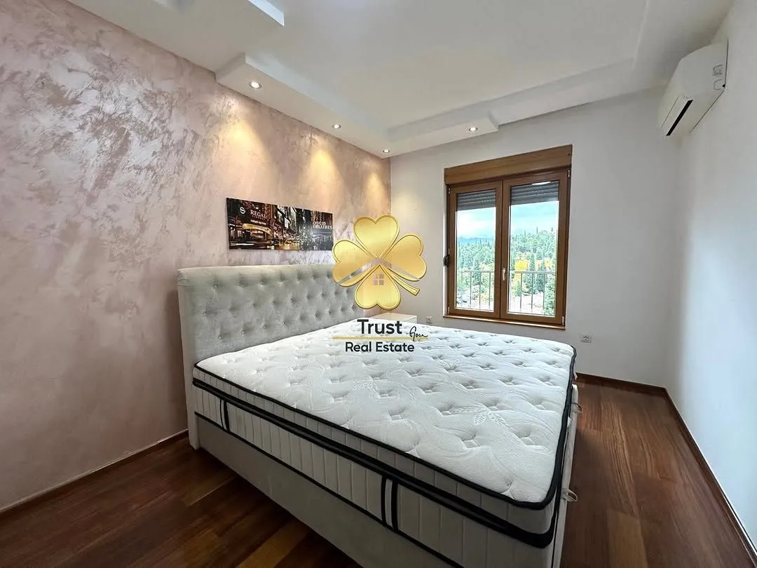 Rent, four bedroom apartment, 130m², Centar, Podgorica