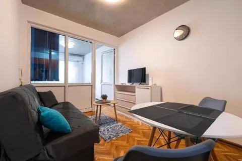 Rent, studio apartment, 35m², Centar, Podgorica - image 1