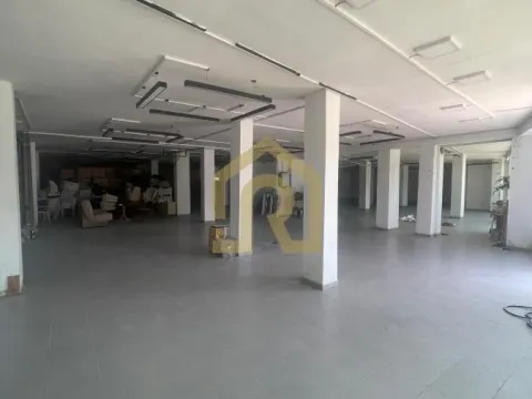 Izdavanje, poslovni prostor, 800m², Mirijevo Sve Podlokacije, Beograd - image 4