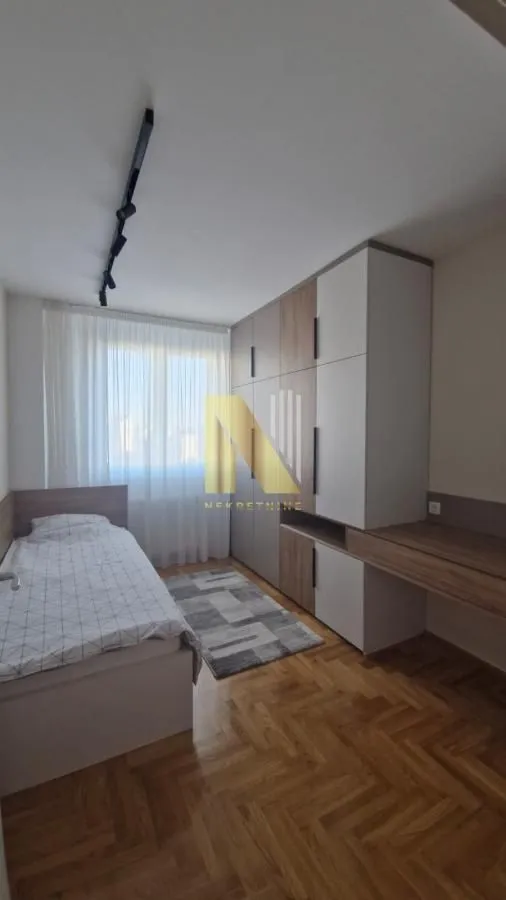 Izdavanje, trosoban stan, 53m², Salajka, Novi Sad Sve Podlokacije