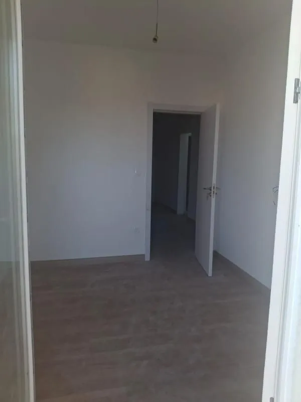 Prodaja, jednosoban stan, 38m², Lazi, Budva