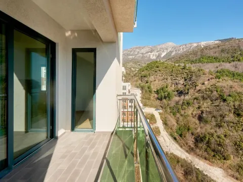 Sale, two bedroom apartment, 63m², Bečići, Budva - image 2