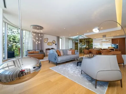Prodaja, trosoban stan, 270m², Centar, Budva - image 10