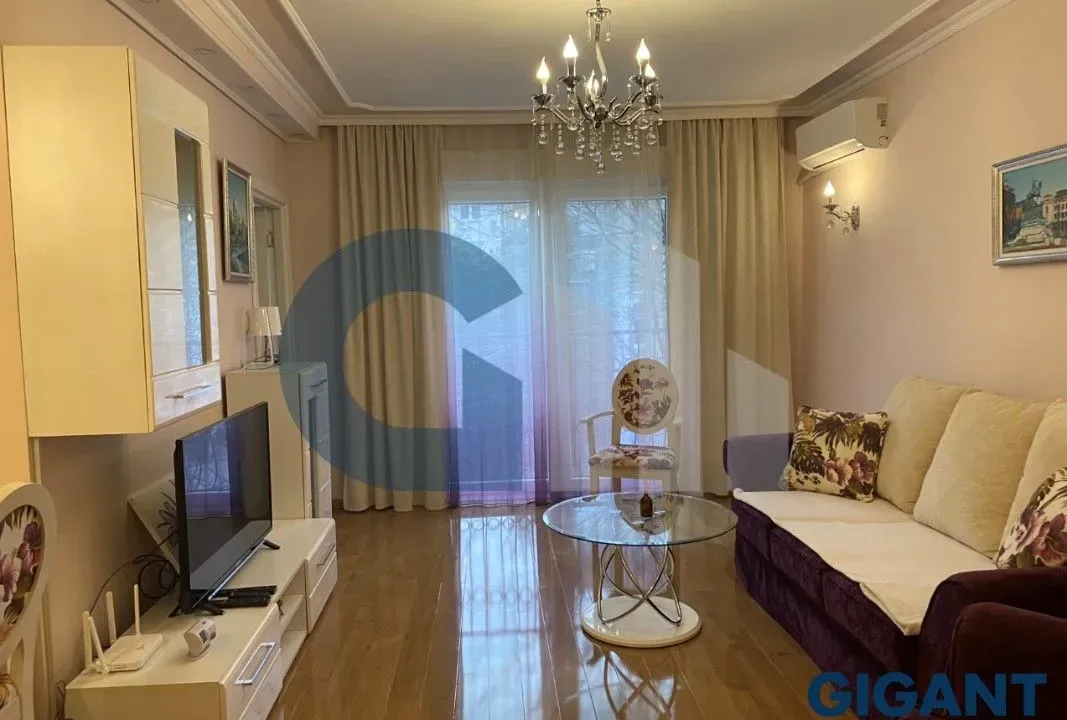 Izdavanje, dvosoban stan, 47m², Kalenić Pijaca, Vračar Sve Podlokacije