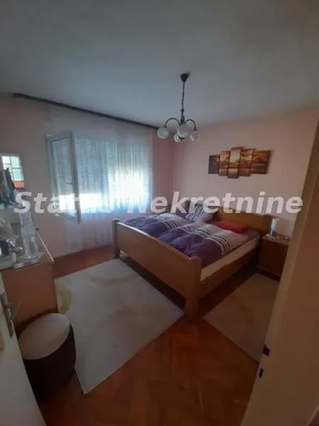 Prodaja, kuća, 194m², Šid, Srbija