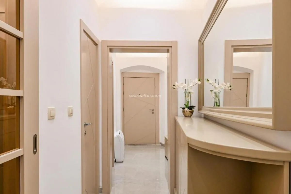 Prodaja, trosoban stan, 90m², Grad, Kotor
