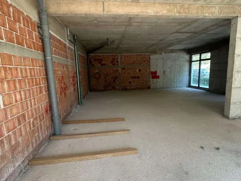 Rent, office space, 200m², Stari Aerodrom, Podgorica - image 5