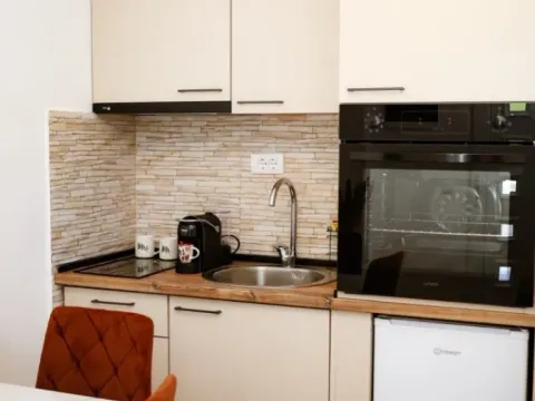 Izdavanje, jednosoban stan, 40m², Seljanovo, Tivat - image 8