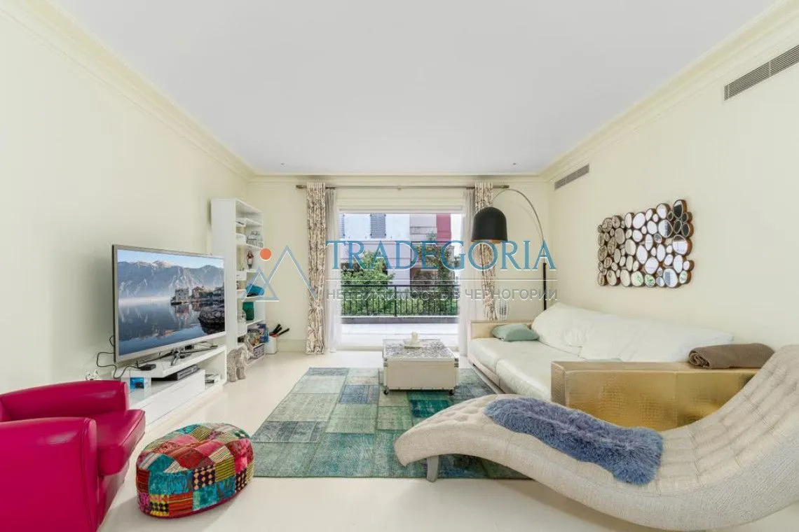 Prodaja, dvosoban stan, 122m², Tivat, Crna Gora