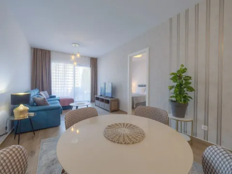 Rent, one bedroom apartment, 60m², Budva, Crna Gora - image 15