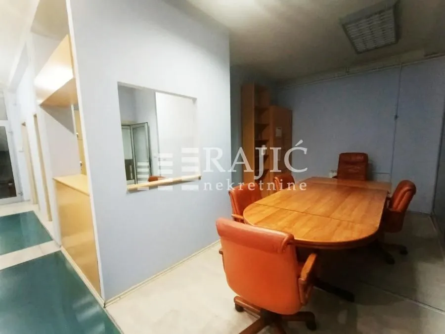Rent, office space, 145m², Slavija, Vračar Sve Podlokacije