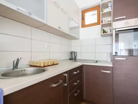 Izdavanje, kuća, 110m², Lapčići, Budva - image 4