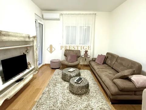 Rent, one bedroom apartment, 45m², City Kvart, Podgorica - image 1