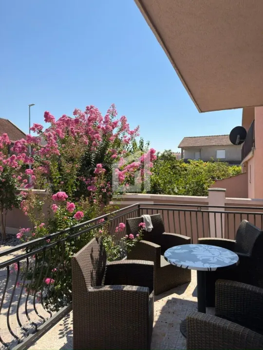 Rent, house, 220m², Stari Aerodrom, Podgorica