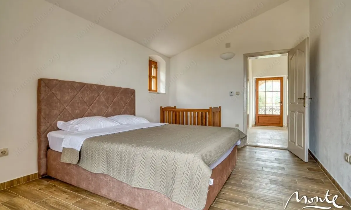 Prodaja, kuća, 480m², Reževići, Budva