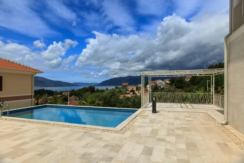 Sale, house, 834m², Tivat, Crna Gora